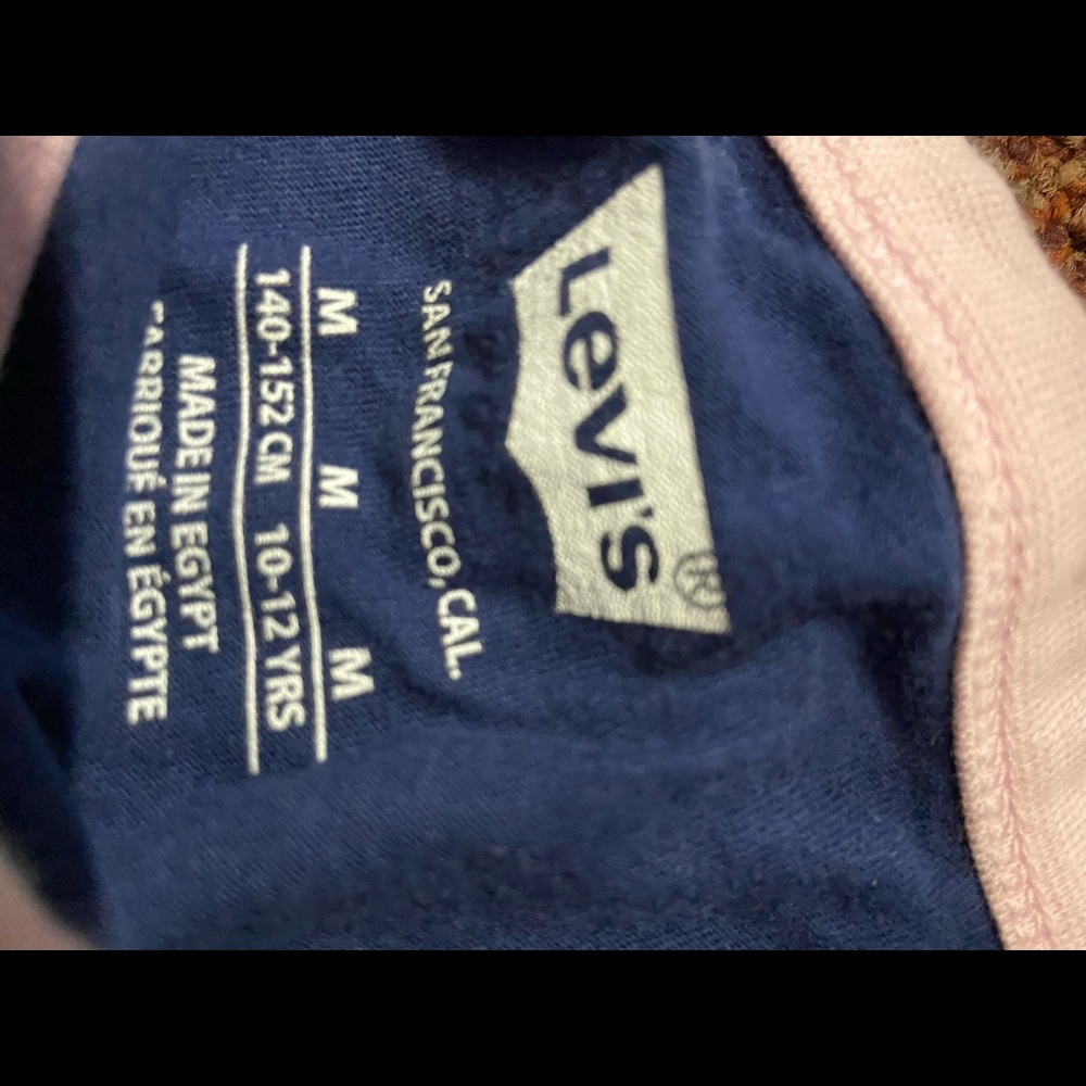 tshirt - Picture 2 of 2